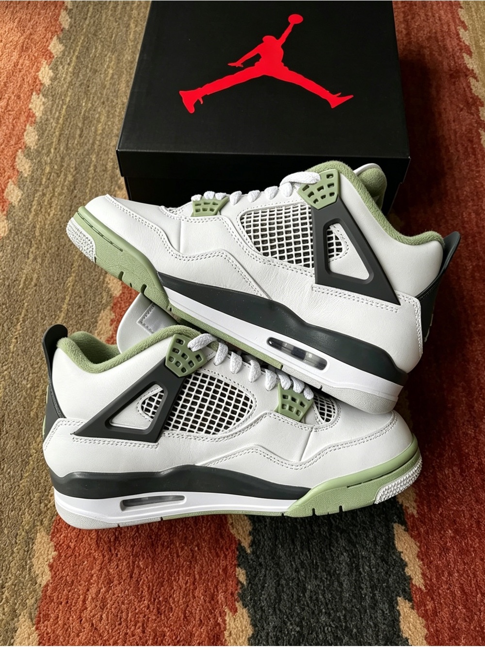 🎶 New - Nike Air Jordan 4 Retro Seafoam